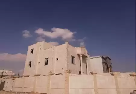 Résidentiel Propriété prête 7+ chambres U / f Villa autonome  à vendre au Al-Sadd , Doha #7238 - 1  image 